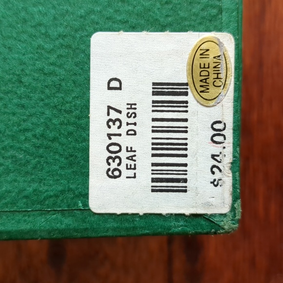 Ceramic White Leaf Condiment Dishes - Picture 12 of 12